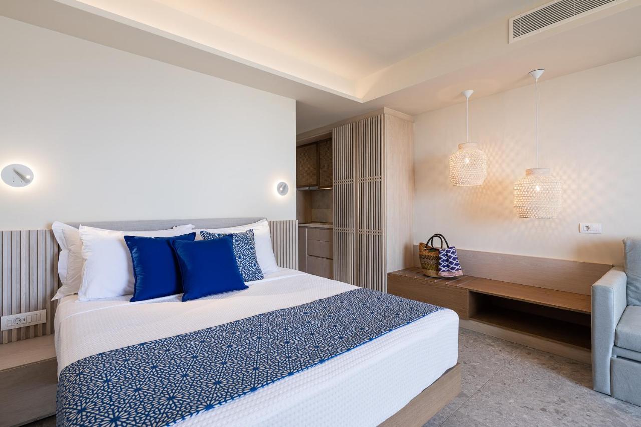 Romantica Hotel Apartments Agia Pelagia  Exteriör bild